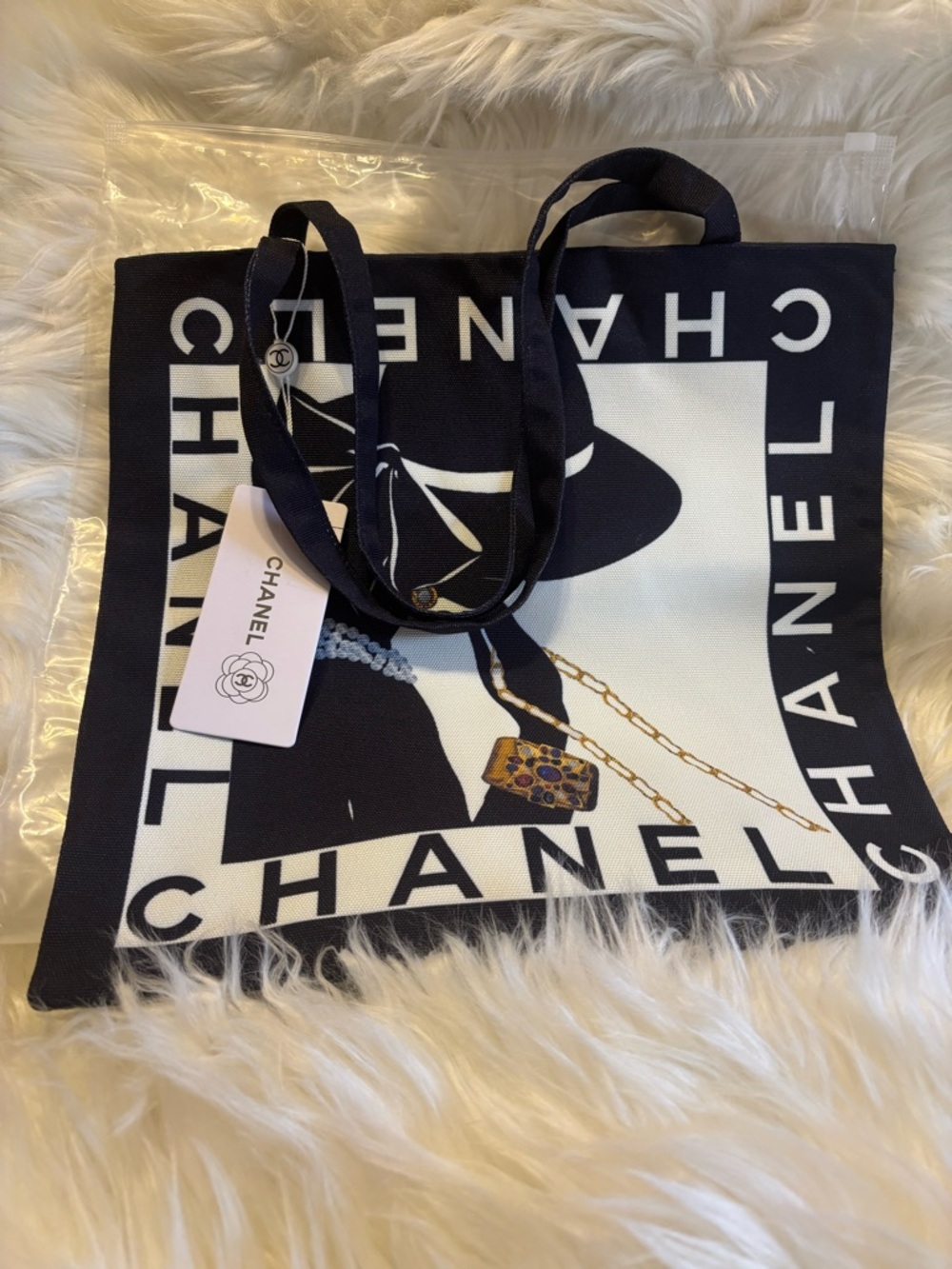 CC BEAUTE Black and White Graphic Canvas Tote